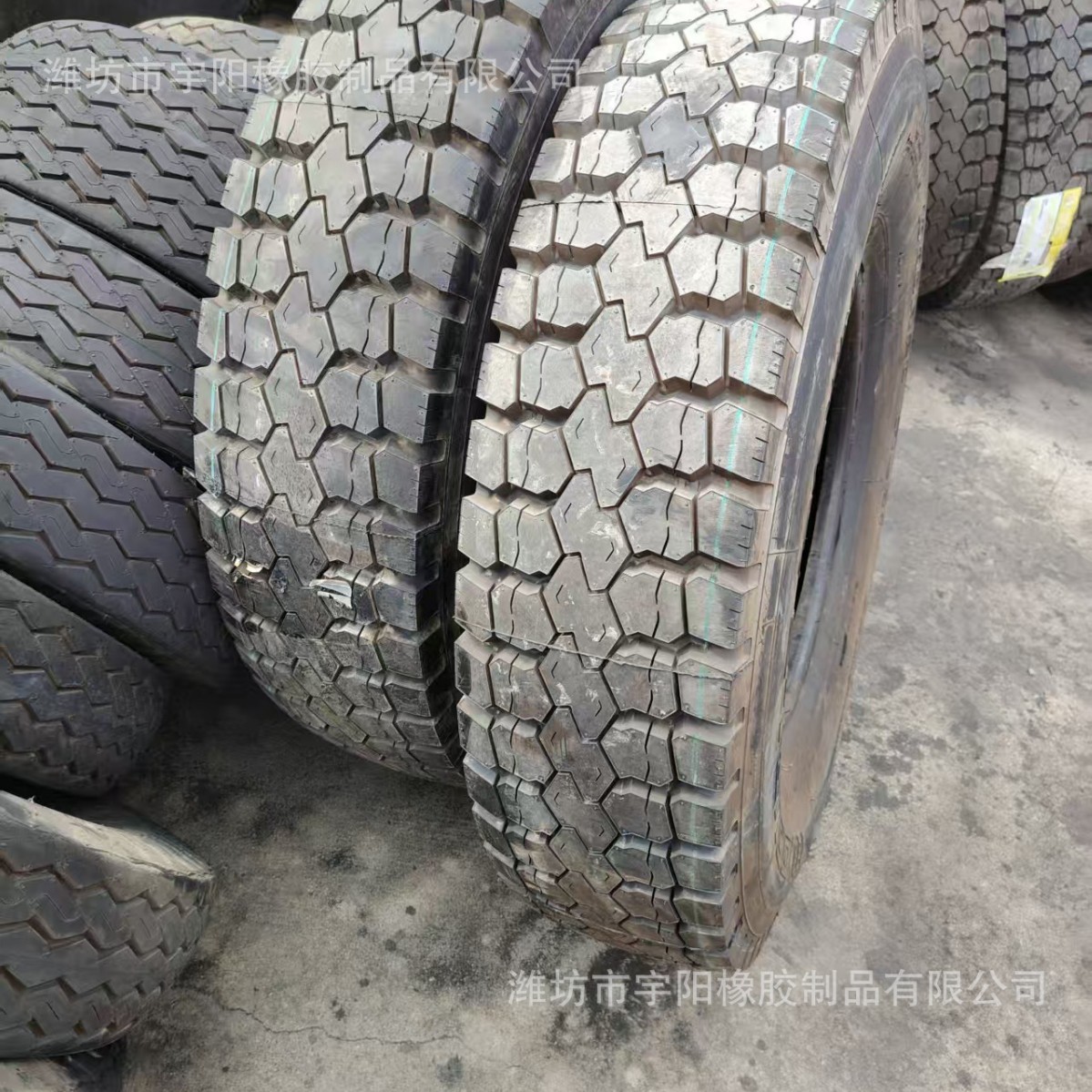 10.00R20半挂车轮胎 钢丝子午线轮胎1000R20 小块花