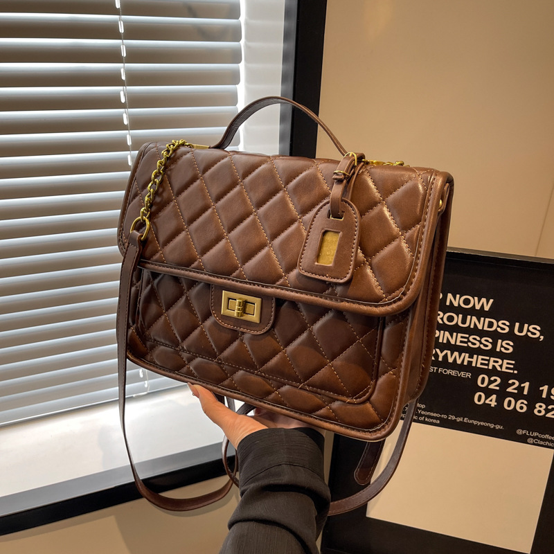 Women's 2024 New Small Fragrance Chain Single Shoulder Crossbody Bag Lingge Fashion Large Capacity Backpack_voghion.com