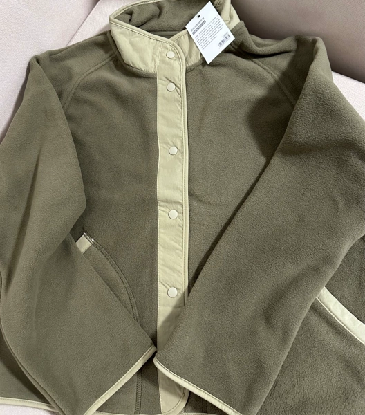 Deep bamboo green