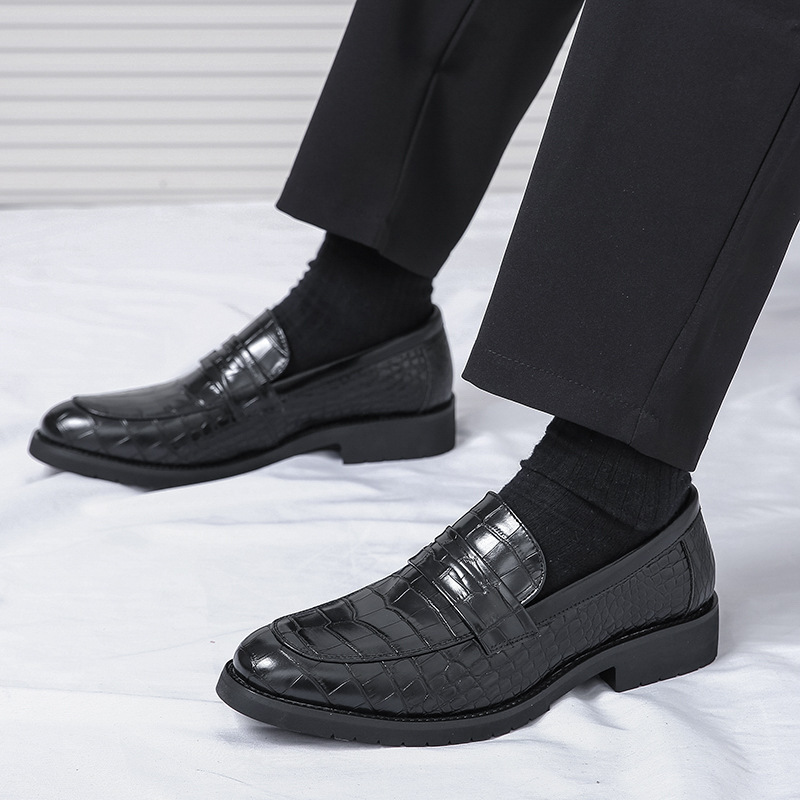 2024 cuatro estaciones de moda casual zapatos de hombre jóvenes zapatos de cuero británicos de punta un pie zapatos de club nocturno zapatos de peluquería