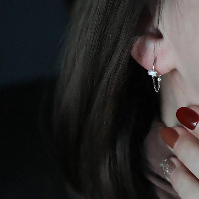 Orecchini squisiti e compatti con temperamento semplice per le donne, fibbie a catena in zircone rettangolare, orecchini alla moda di alta gamma_voghion.com