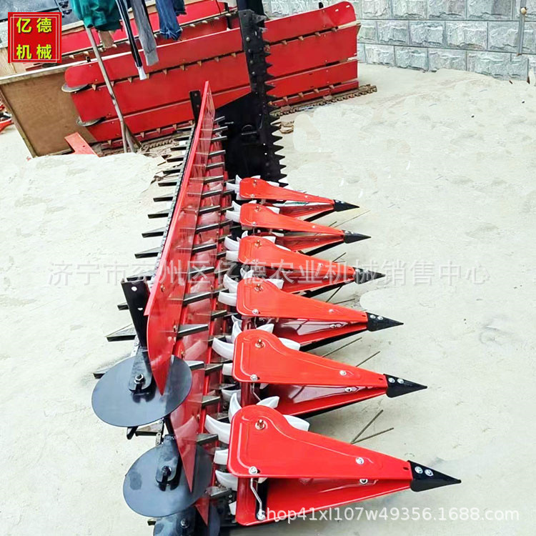 玉米杆谷子辣椒芝麻收割机四轮车配套牧草中草药割晒机热销