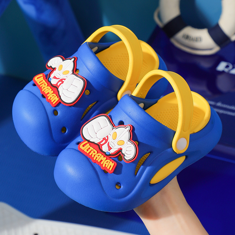 Ultraman Children's Clogs for Boys, Non-Slip for Home and Outdoor Use, Cartoon Soft-Soled Non-Slip Boys' Closed-Toe Sandals