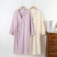 日本の着物のパジャマの女性の純綿のガーゼのバスローブの中で長い服のパジャマの家の服の春秋刺繍の漢服の汗蒸し服
