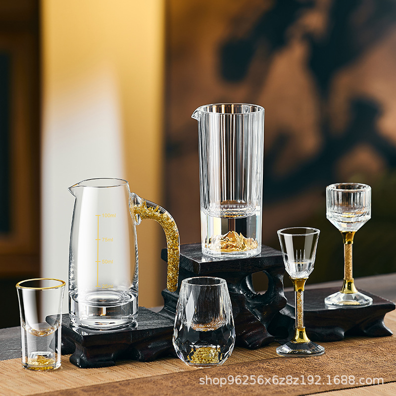 厂家直销金箔白酒杯创意家用小一口高脚杯酒具高档水晶杯手工酒盅