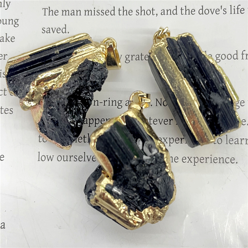 Al por mayor gema natural de cristal oro borde amorfo colgante collar accesorios DIY simple estilo europeo y americano