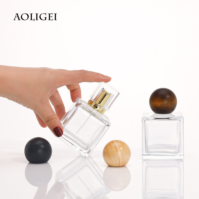 100ml透明玻璃按压喷雾木球盖香水瓶香薰方形玻璃高档分装瓶子
