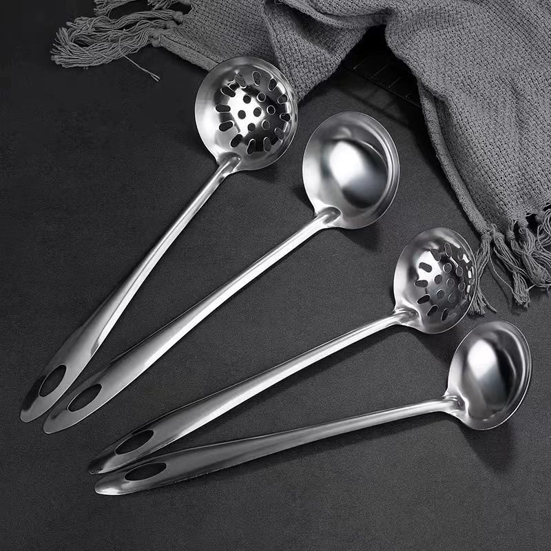 Stainless steel soup leaking spoon household spoon commercial soup long handle small hot pot colander spoon kitchen 304 pot spoon