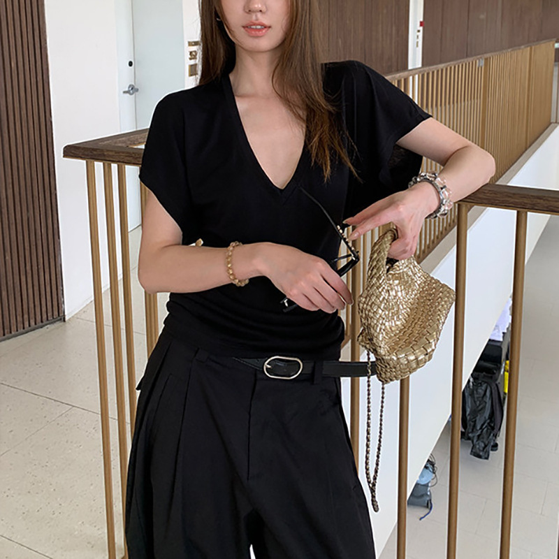 Gak Official Black Short-Sleeved T-Shirt for Women, New Summer Style V-Neck Short-Sleeved Simple Design Short Top Gak Official Black Short-Sleeved T-Shirt for Women, New Summer Style V-Neck Short-Sleeved Simple Design Short Top