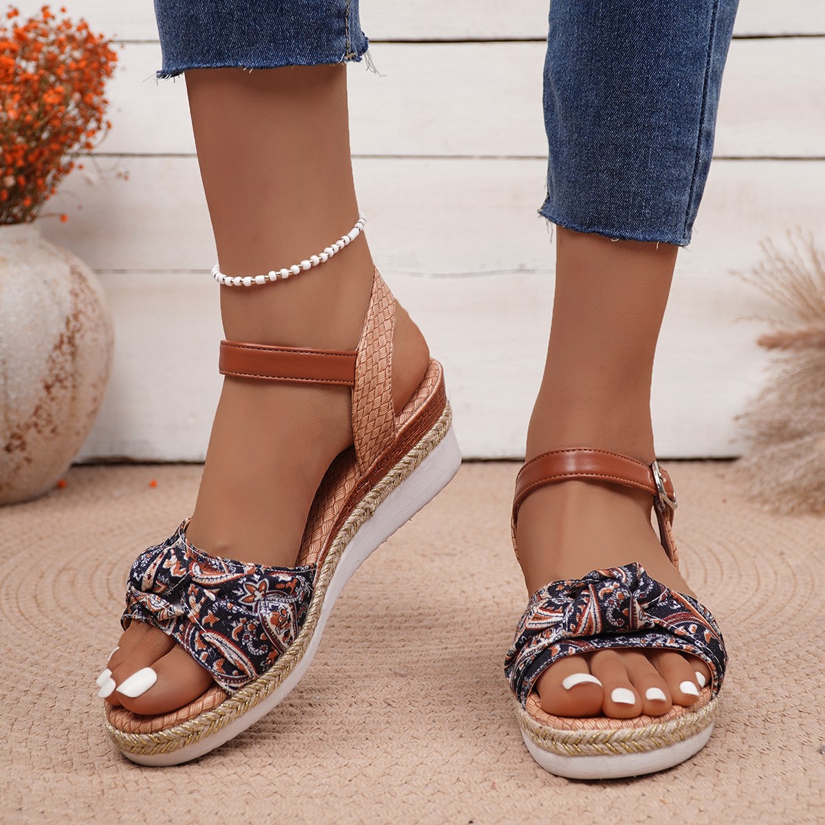 Fashionable two-tone sandals wedge heel platform open toe