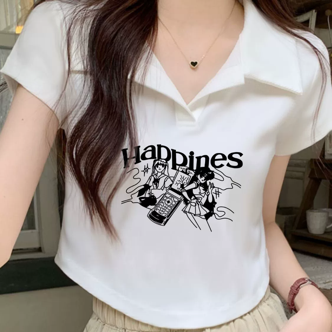 Хлопковая футболка с короткими рукавами и воротником-поло для женщин, лето 2025, новый сексуальный универсальный утягивающий короткий топ на правое плечо