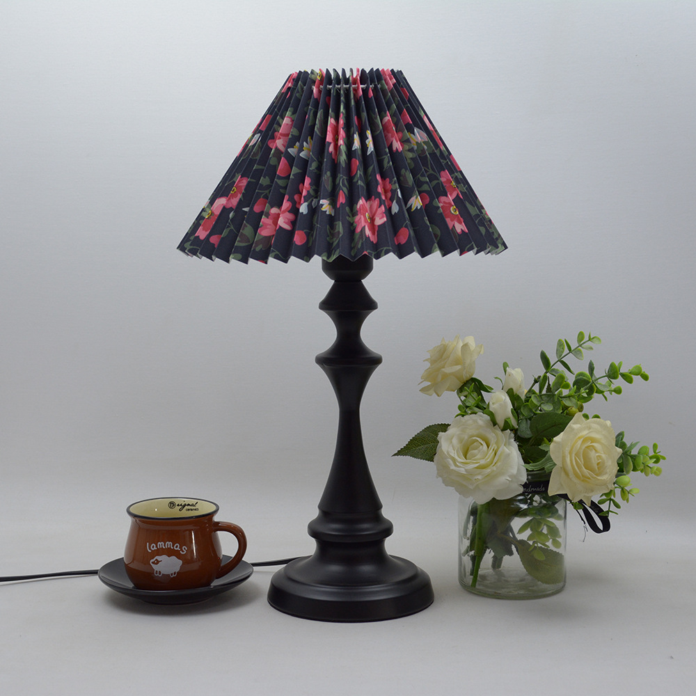 Moderno simple y de moda hierro forjado dormitorio lámpara de cabecera cálida llave de atenuación de cabecera sala de estar hotel hotel estilo europeo