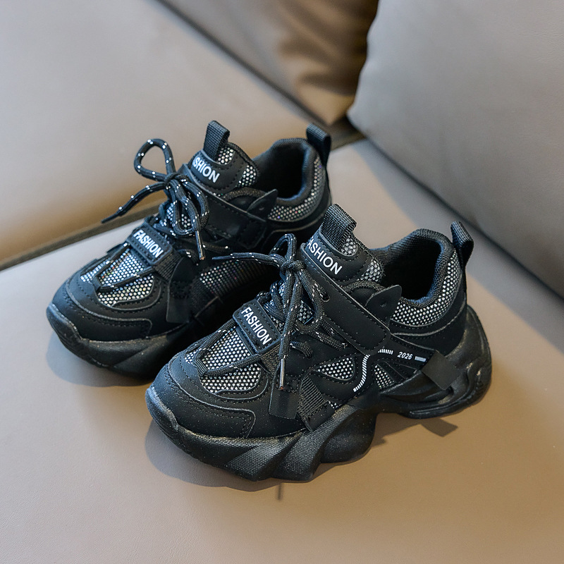 Zapatos de papá suaves para niños, primavera de 2026 zapatos de deporte transpirables antideslizantes para niñas en stock image 6