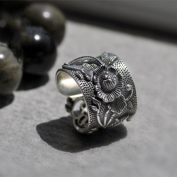 Retro ring for men and women