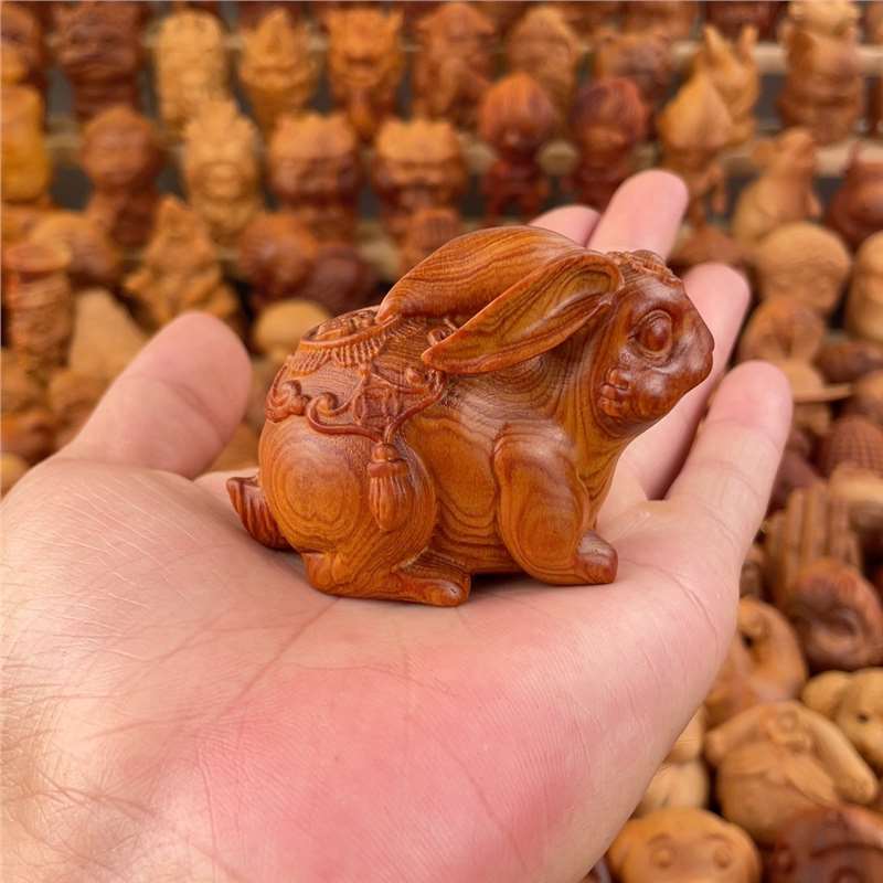 天然シダーウッド彫刻高油古材幸運ウサギハンドピース干支ウサギの装飾品工芸品ホームデスクトップ装飾|undefined