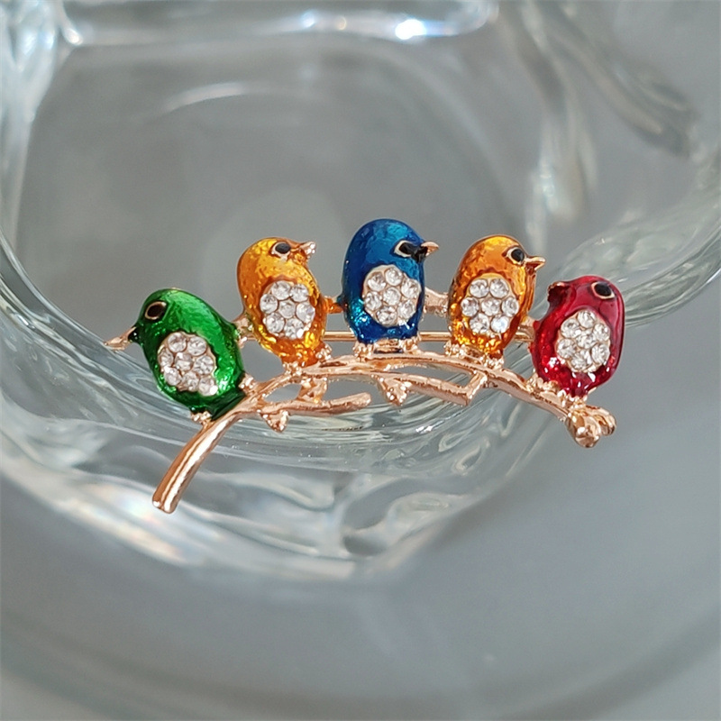 Foreign trade cartoon cute colorful 5 bird brooch high-grade enamel drop oil colored glaze Diamond animal scarf buckle