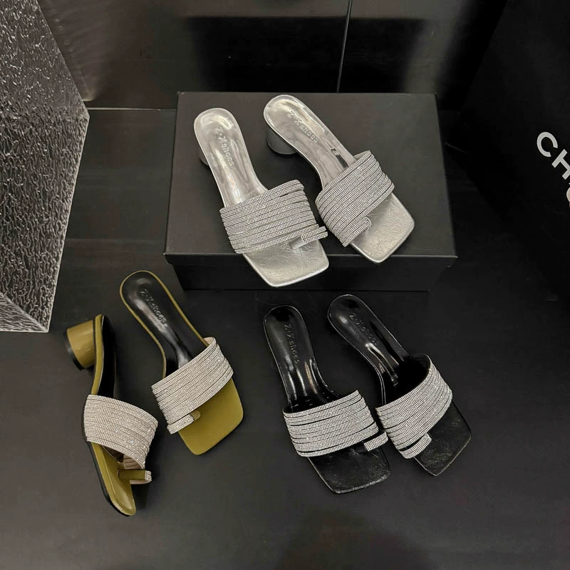 Летние 2025 новые интернет-хиты: женские босоножки на шпильке с квадратным носком и открытым мыском, сексуальные сандалии с кристаллами