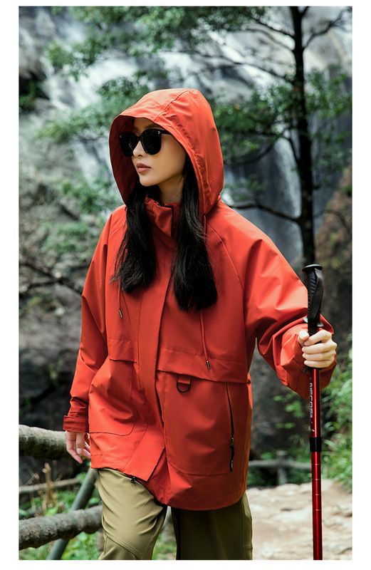 『バラの物語』黄亦玫劉亦菲は同じ高品質の屋外突撃服で水をかけない登山コートです。|undefined