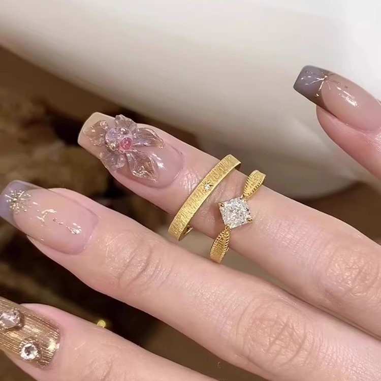 men's Stackable Rings Vintage Gold Brushed Small Square Diamond Starburst For Women, Retro Light Luxury, Stackable, Simple And Versatile_voghion.com