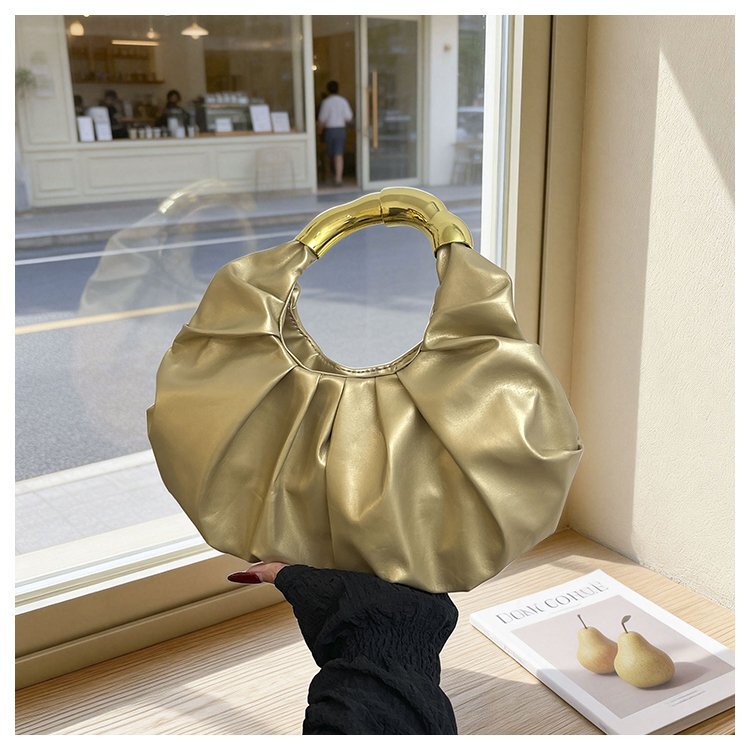 2026 Summer Women's Fashion Shell Bag Handheld Crossbody Underarm Simple Women's Bag Pleated Cloud Foreign Trade Women's Bag