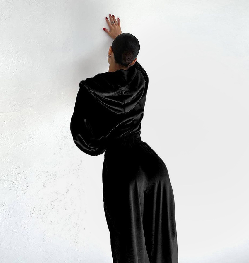 2024 hiver nouveau costume en velours mode européenne et américaine fermeture éclair à manches longues style sport pull à capuche costume décontracté_voghion.com