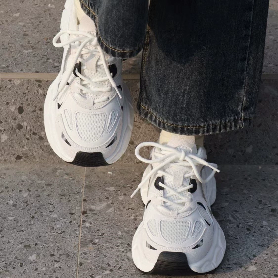 Обувь для папы для женщин, новинка 2024 года, летняя женская обувь, универсальная популярная Белая обувь на толстой подошве, Легкие осенние повседневные кроссовки