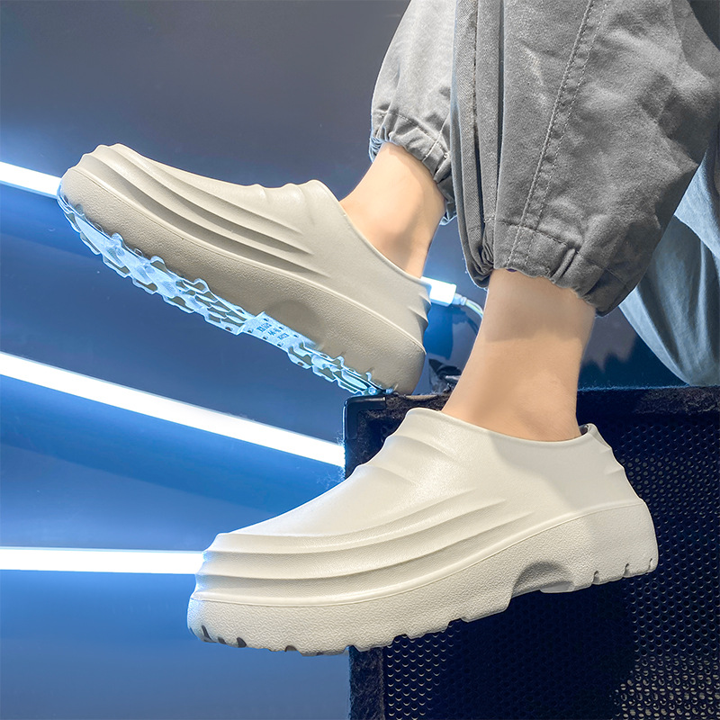 Baotou zapatillas para hombres verano 2025 nuevo antideslizante impermeable con suela suave zapatos de cocina de color sólido zapatos de protección laboral