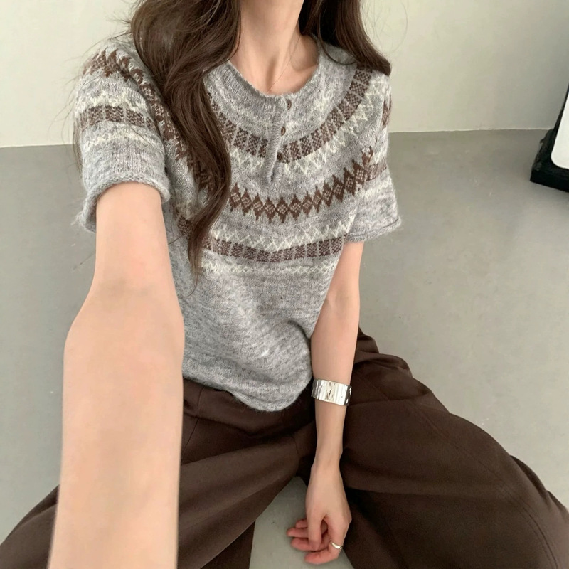 Retro Fair Isle Jacquard Knit Short Sleeve Women's Top 2026 Autumn Vintage Pattern Unique Beautiful Curled Edge Short Top