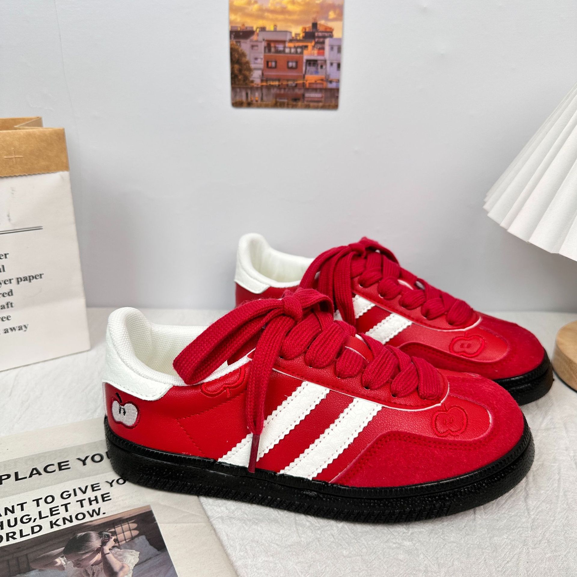 2025 primavera nuevas zapatillas de deporte de todo fósforo estudiantes zapatos de lona coreanos de corte bajo Harajuku zapatos blancos pequeños de nicho Yuanbo 6006