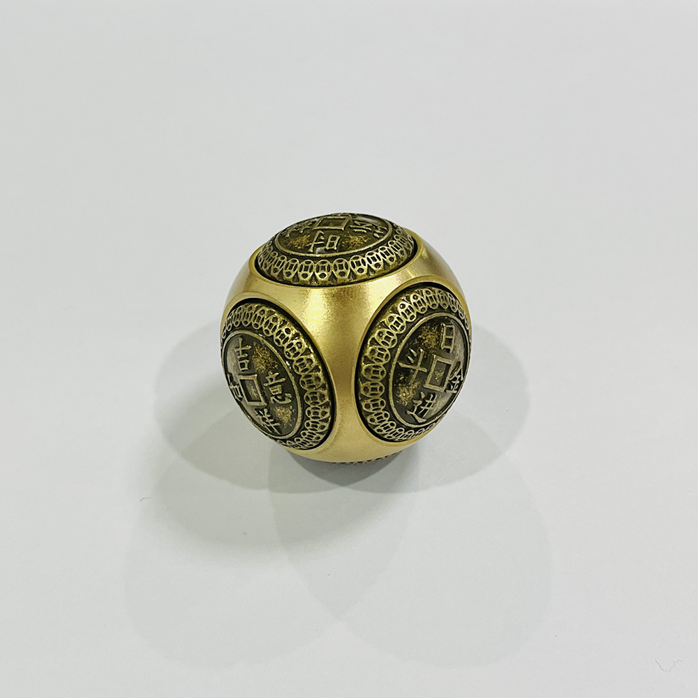 둥근 작은 6 면 약 3.7cm 무게는 88 그램