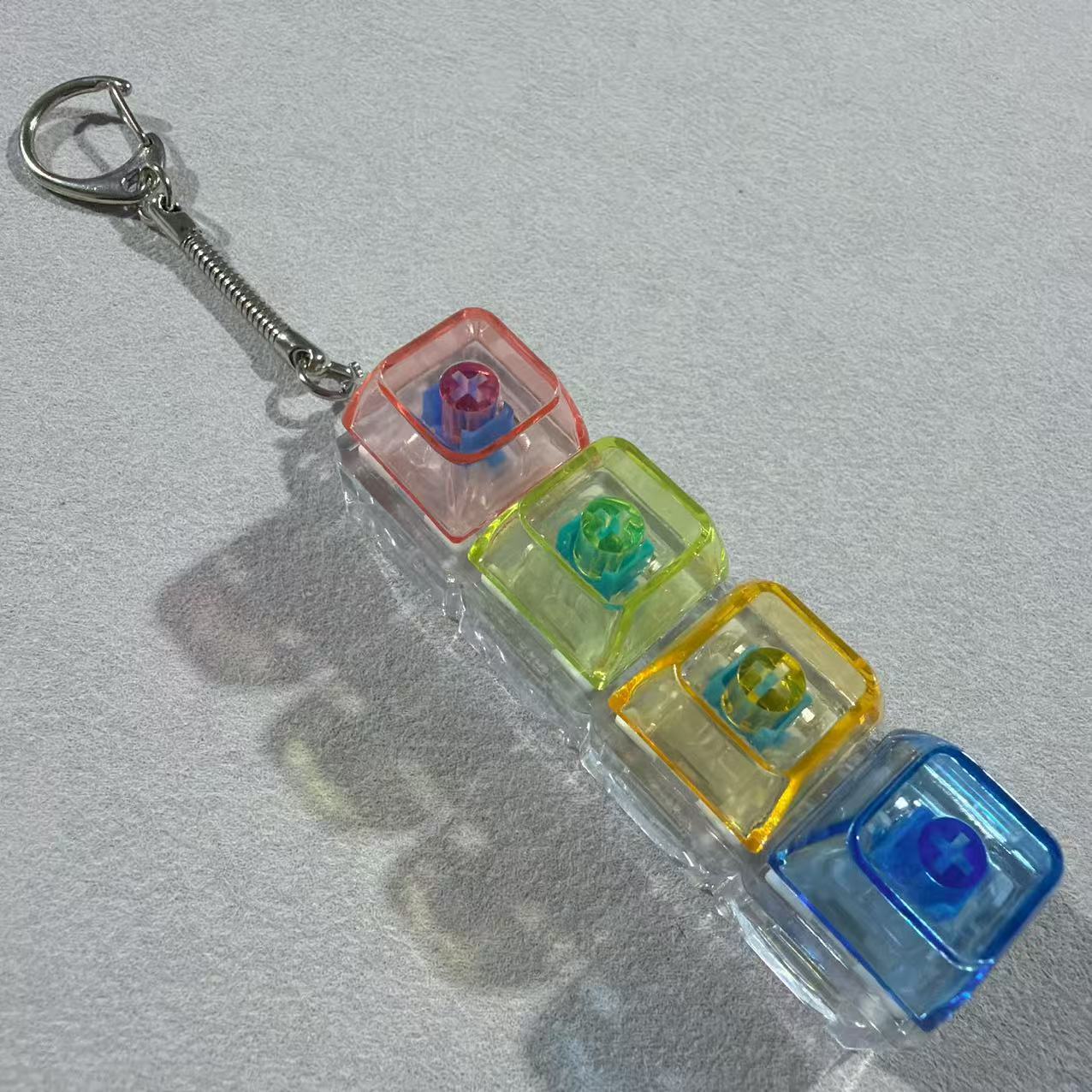 クロスボーダー4キー減圧ボタン機械軸解凍玩具創意ボタン発光電子キーボードキーホルダーペンダント