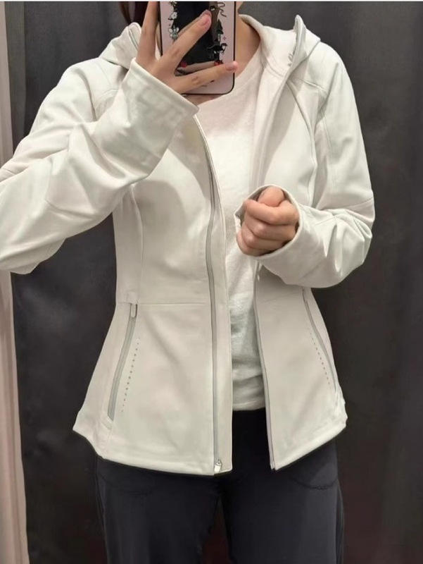 修身软壳冲锋衣女款2025开春外套登山服防风收腰运动外套显瘦上衣|undefined