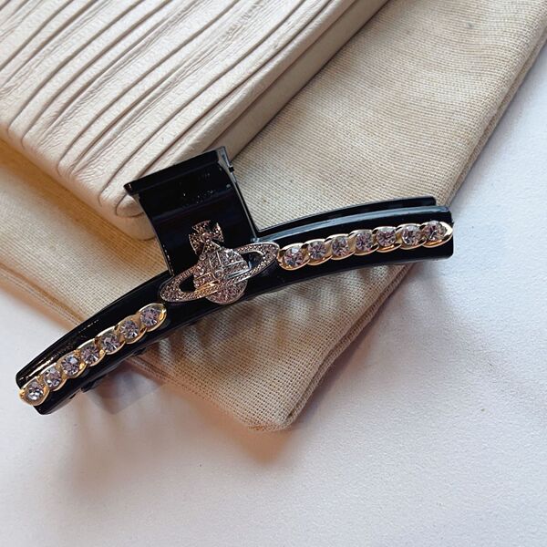 Fashionable retro crab pin