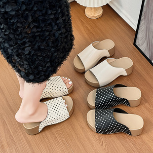 6CM�����¸�һ����ЬŮ2026�ļ��¿�ܛ�ײ��c�~����˰ٴ����Ь