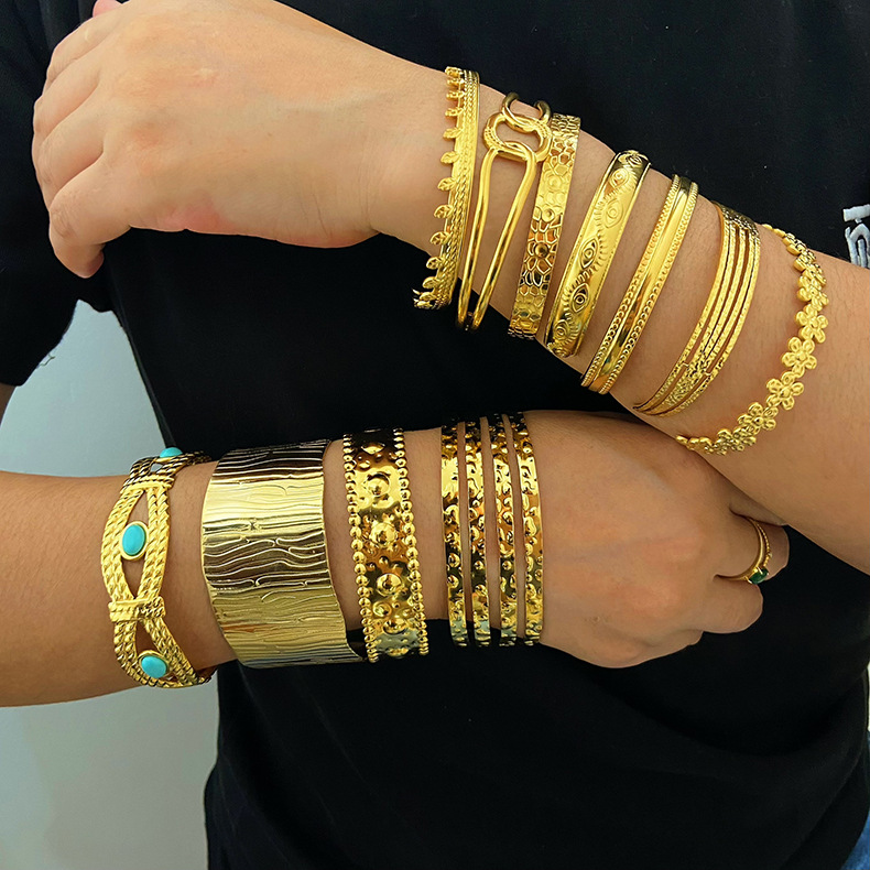 55g Weight 0.03µm-0.05µm Gold Plating Thickness PVD Coated Gold Plating Process PVD Coated Real Gold Plated 18K Gold Eye Solid Color Flower 304 Stainless Steel Vintage Style Waterproof Non Tarnish 304 Stainless Steel Bangle