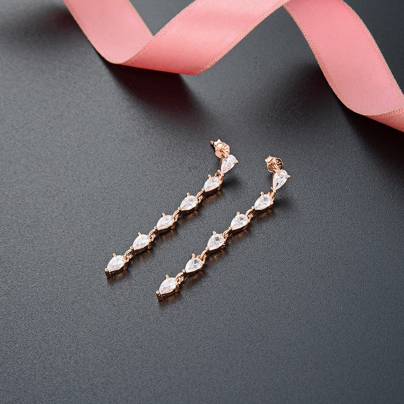 Pendientes de borla de estilo frío de las mujeres Corea del Sur s925 pendientes incrustados de diamantes de plata elegante temperamento pendientes largos para estudiantes