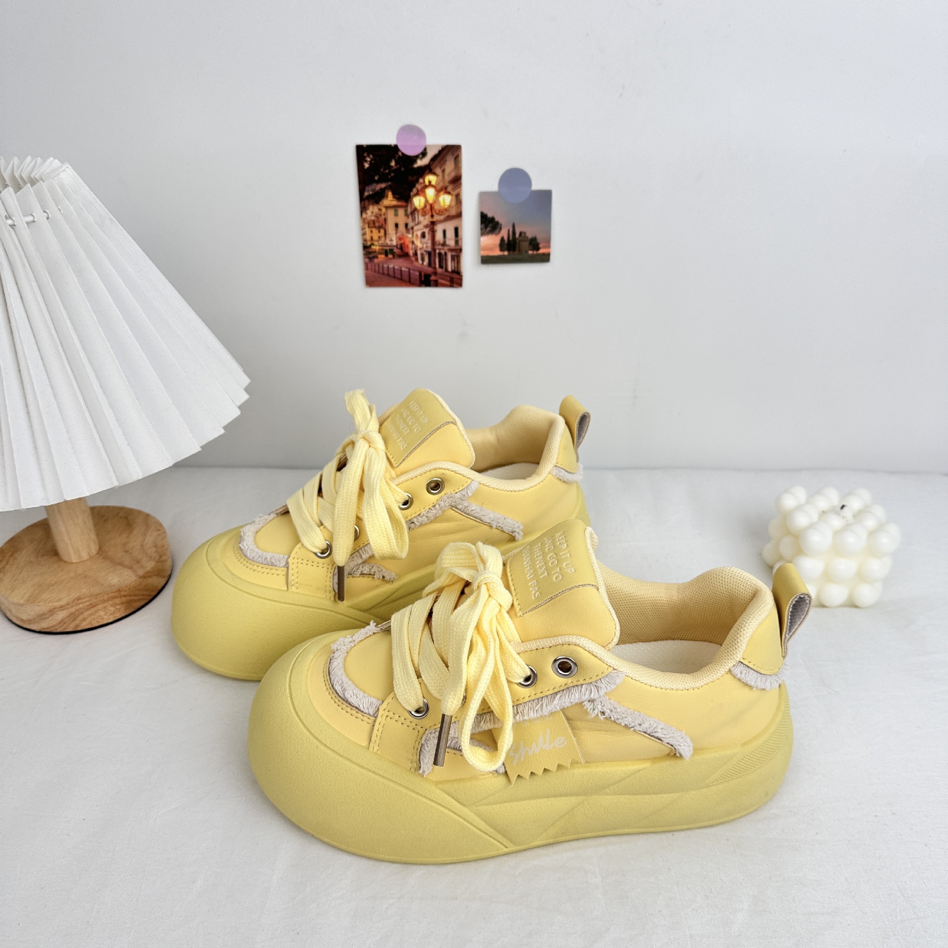 Yuanbo 2025 primavera nuevo estilo plataforma baja zapatos de tabla estudiantes zapatos de lona casuales deportivos zapatos de cabeza grande de todo fósforo