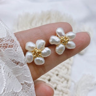 Special-Shaped Freshwater Baroque Pearl Petal Earrings, Antique Retro Earrings, Internet Celebrity Elegant, Versatile Earrings, Natural