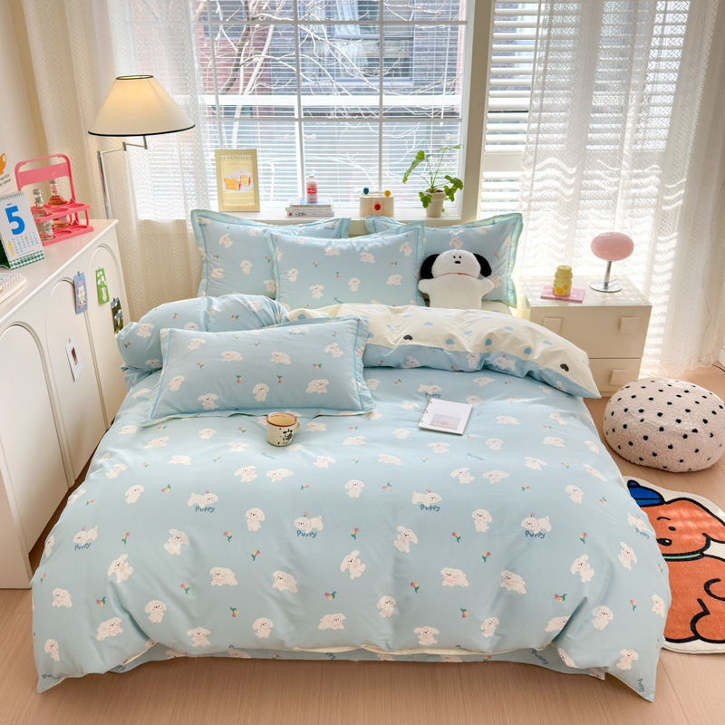 Cama de algodón fresco pequeño conjunto de cuatro piezas de algodón dibujos animados impresos cubierta de edredón dormitorio de estudiantes un solo conjunto de ropa de cama de tres piezas en