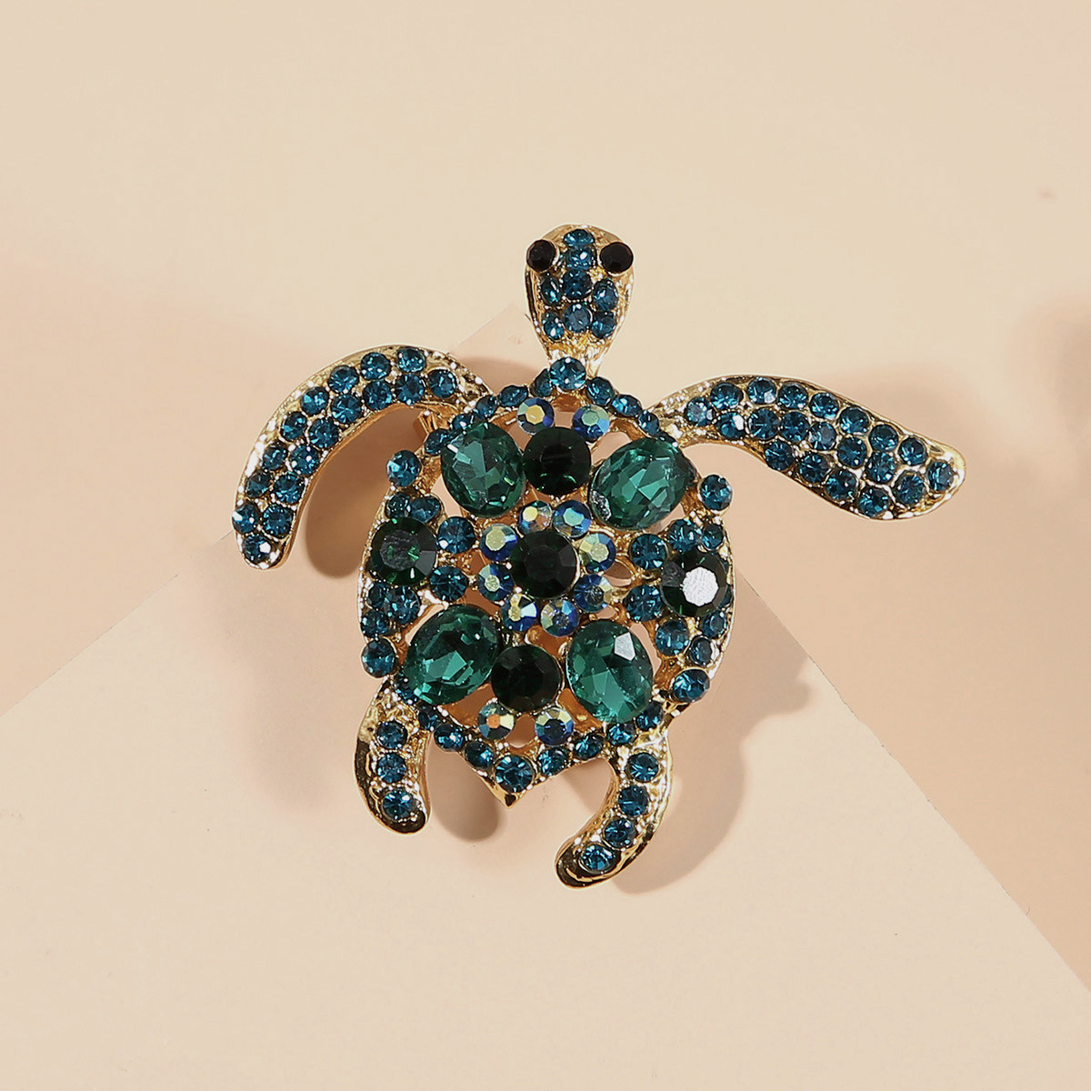 Broche de tortuga popular transfronterizo lindo rhinestone ramillete pin tortuga de dibujos animados cintura de alta gama artefacto de adelgazamiento accesorios de ropa image 4