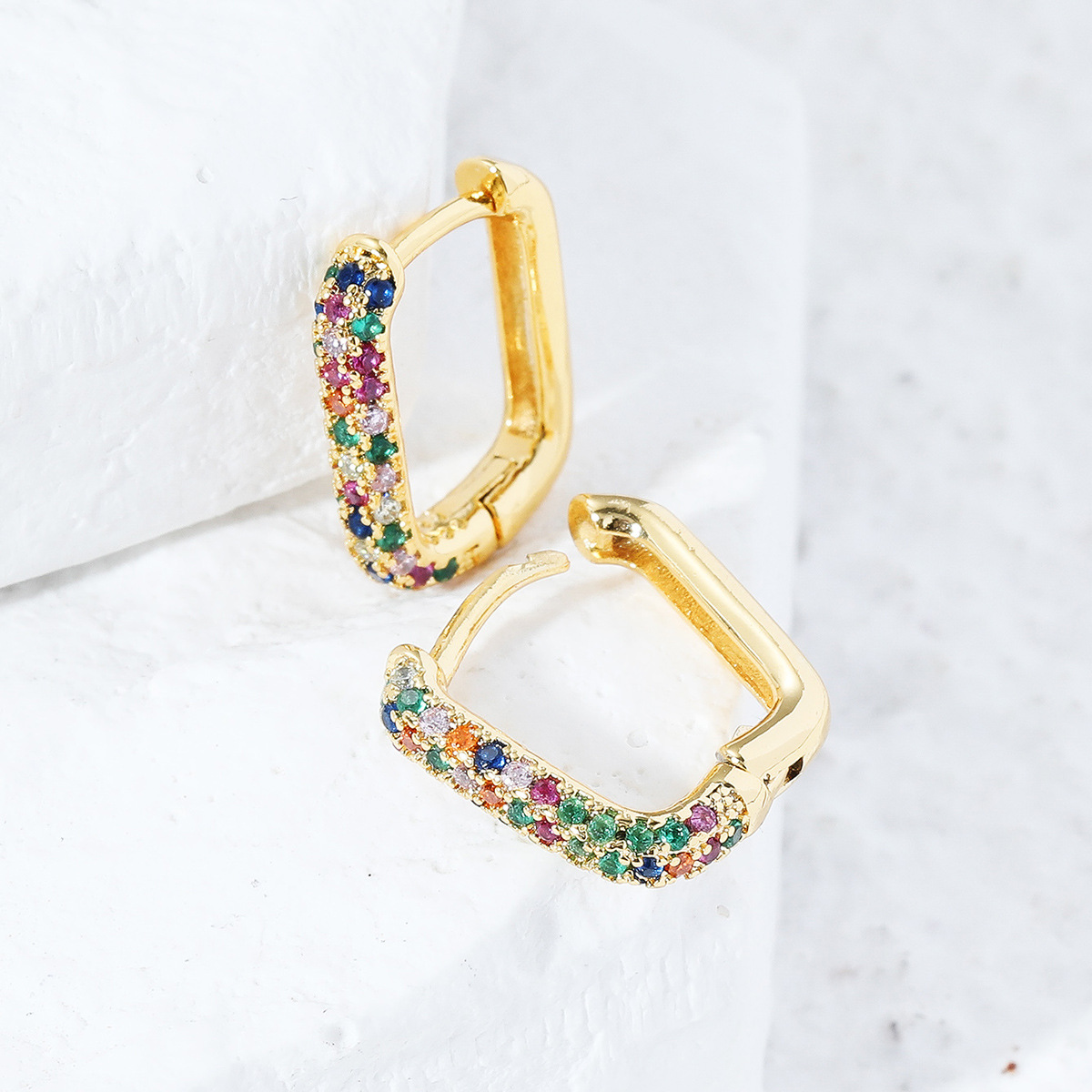 Qızıl Suyunda Sırğa — Rəngli Zirkon Kvadrat Model