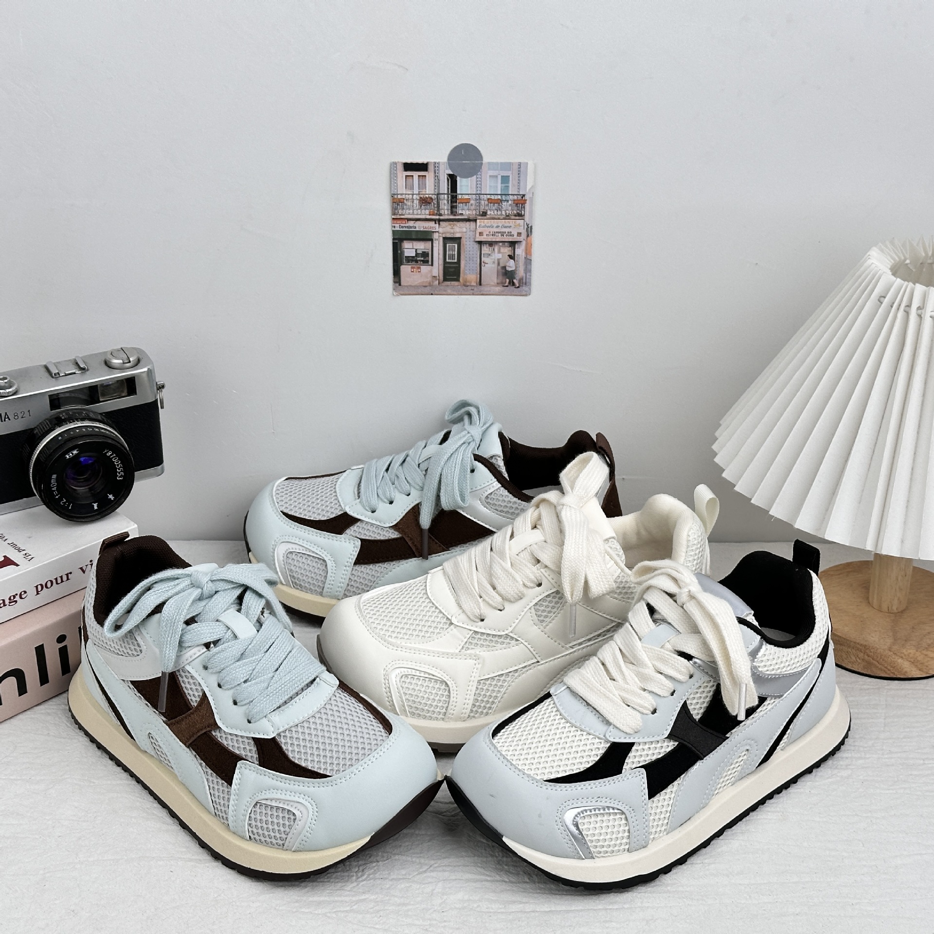 Zapatos de skate casuales transpirables de malla YuanWa para mujeres de verano delgados 2025 nuevos zapatos de entrenamiento de suela gruesa Agande