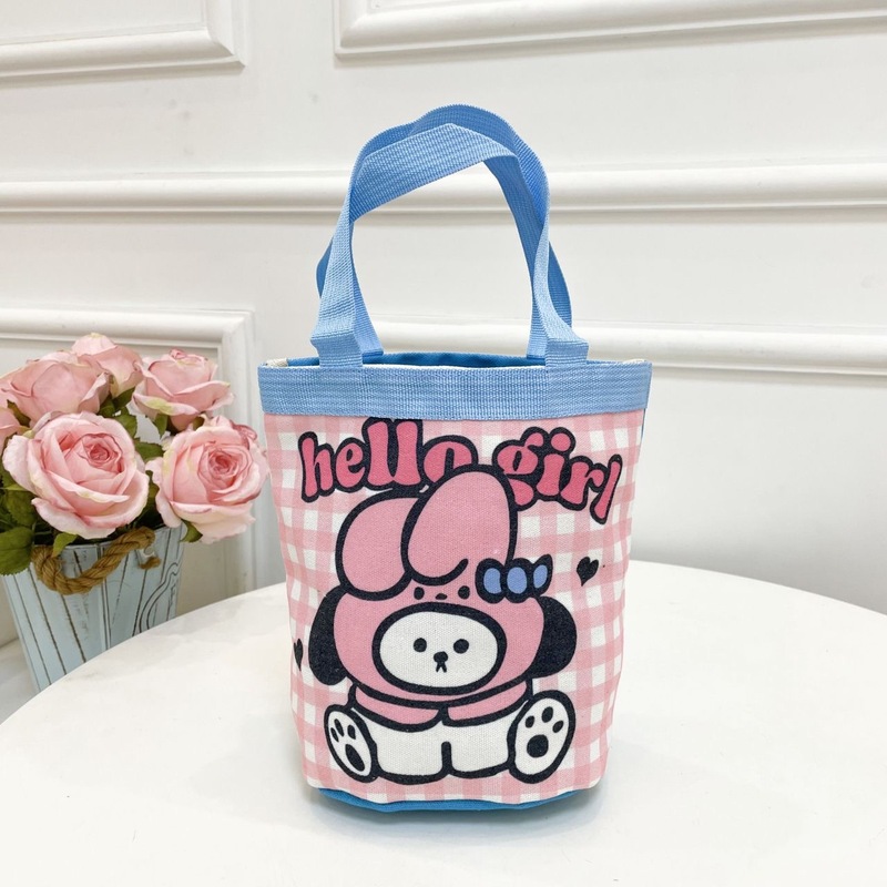 サラリーマン携帯マミーキャンバスショッピング学生かわいいバケツ型の手は弁当箱と手提げ袋を持っています。|undefined