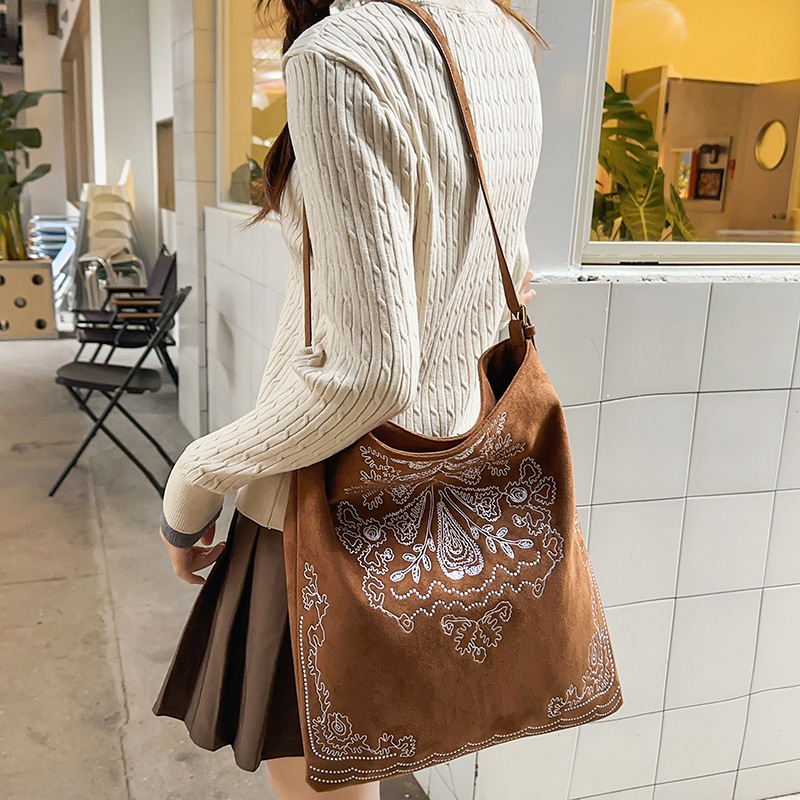 Bohemian style embroidered suede tote bag, casual and relaxed, large capacity shoulder bag, versatile crossbody bag for women