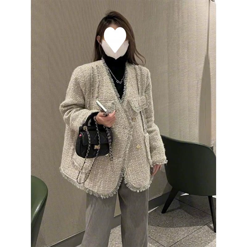 Женское пальто средней длины в стиле Шанель, Осень-зима 2023 Новый свободный твидовый топ с V-образным вырезом и кисточками