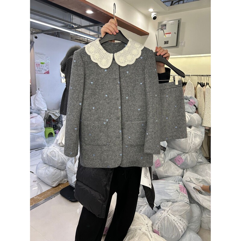 Korean-Style Design Lace Splicing Heavy-Duty down Jacket Coat 2026 Winter New Elegant Skirt Set for Women Korean-Style Design Lace Splicing Heavy-Duty down Jacket Coat 2026 Winter New Elegant Skirt Set for Women
