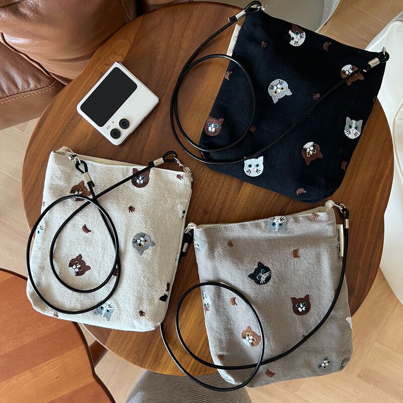 【Suxi Canvas Bag】Black, white, and gray three-color cat embroidery crossbody small canvas bag, phone bag, Japanese-style artistic simplicity 【Suxi Canvas Bag】Black, white, and gray three-color cat embroidery crossbody small canvas bag, phone bag, Japanese-style artistic simplicity