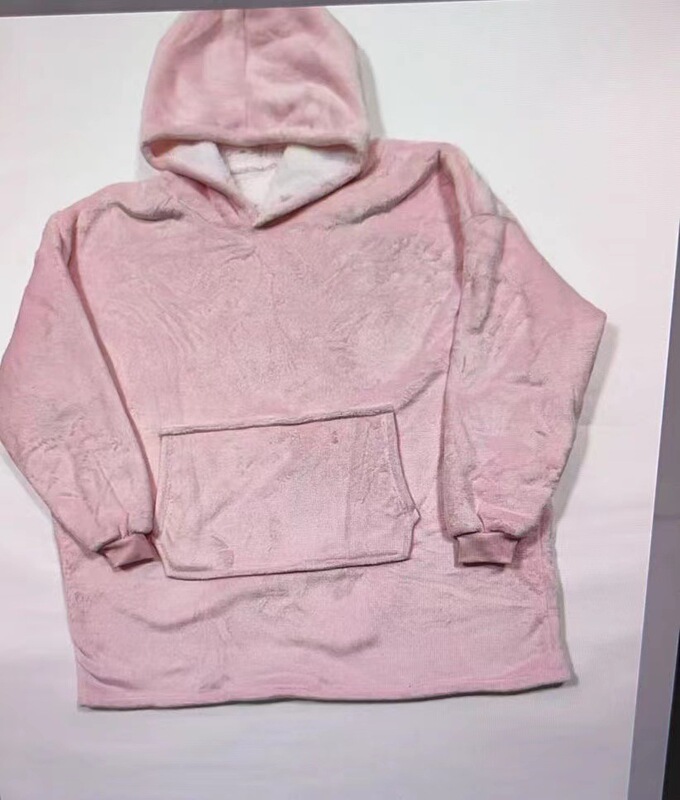 厚い寝服の怠け者の服の頭をかぶって絨毯と帽子のテレビのじゅうたんの室外の防寒服の怠け者のパジャマの卸売りをつかみます。|undefined
