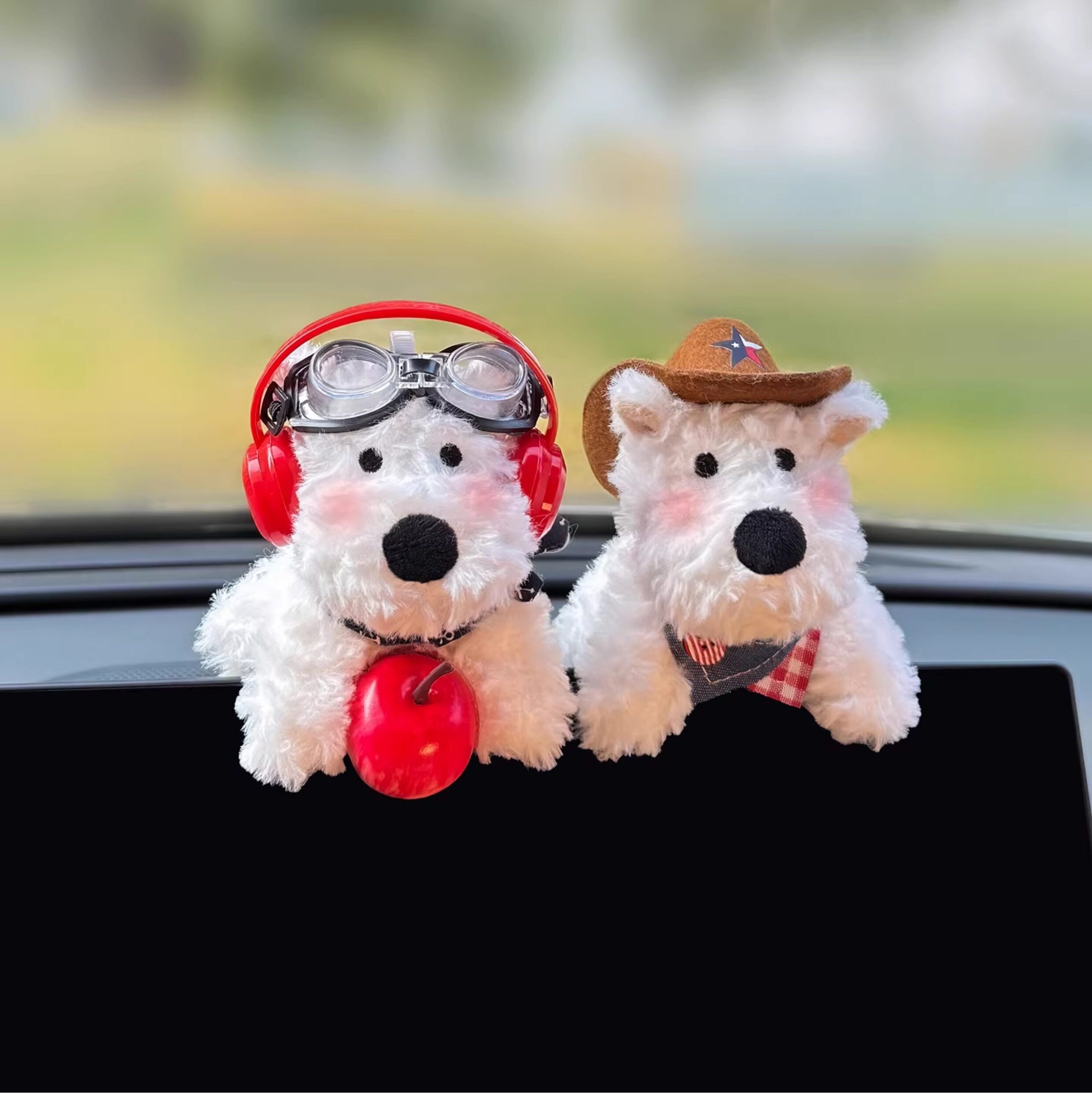 Car-Mounted West Highland Terrier Figurine, Cute Plush Toy for Car Dashboard Display Screen Decoration, Car Interior Accessory