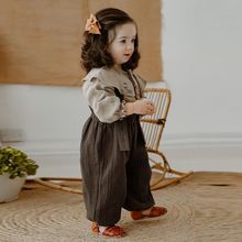 女童套装春秋新款儿童北欧风娃娃领衬衫背带裤两件套宝宝套装